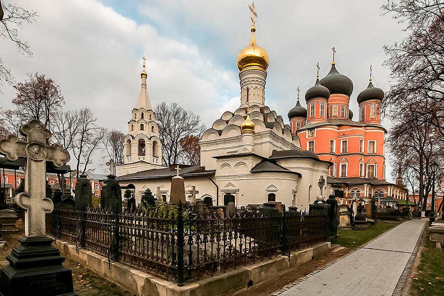 кладбище донского монастыря в москве 