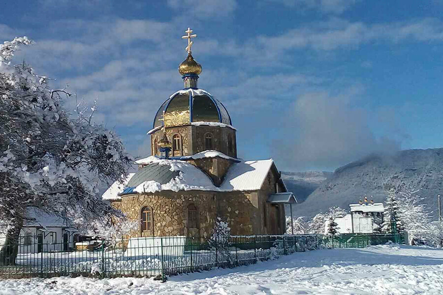 храм зимой