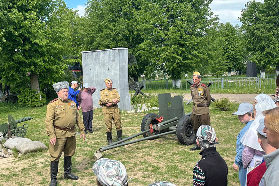 казаки в военной форме