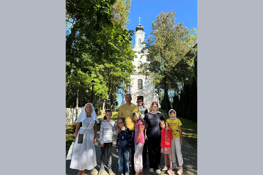 с детьми в паломничестве