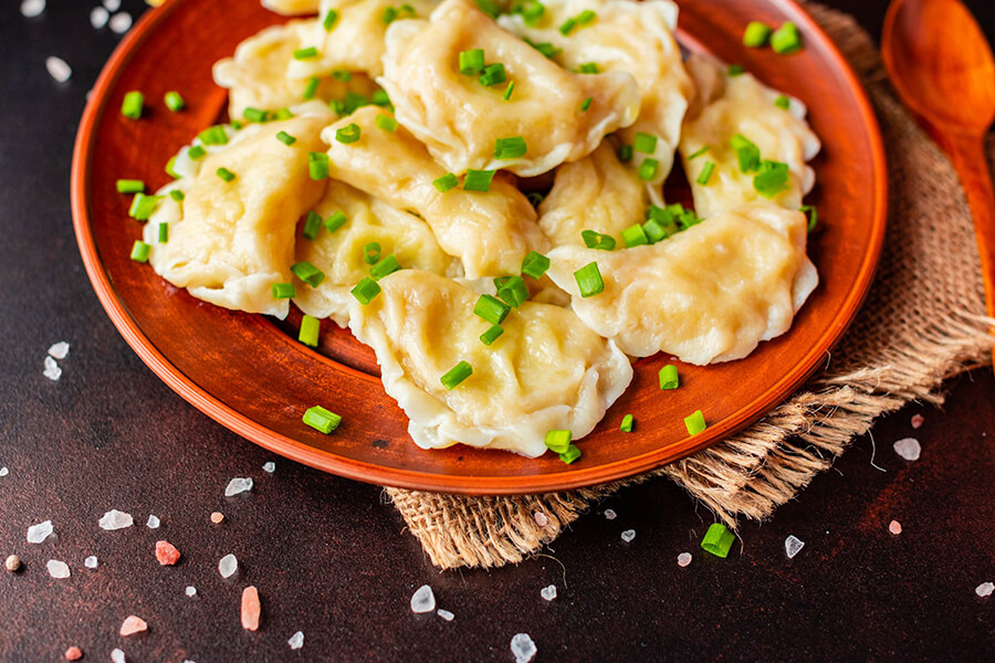 Вареники с тушеной капустой и грибами рецепт